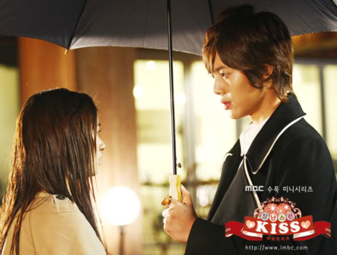 173 - Playful Kiss