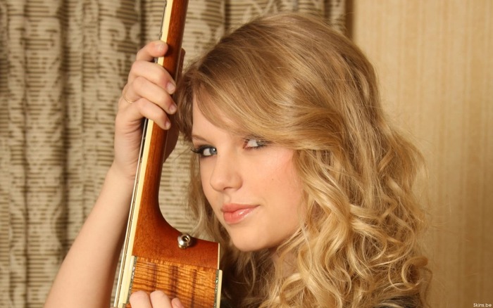 Taylor Swift (1)