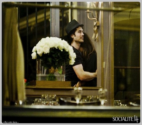 ▬ ❝Nesuferito...[o imbratiseaza]=))))