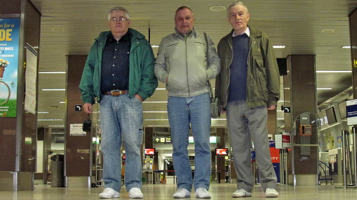Pe aeroportul Henri Coanda; Prima fotografie. Intre fratii Constantin (Dinu) si Virgil (Gil) Naescu
