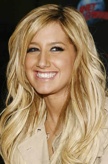 WIOVHXVCVVUBWYZQJNU - Ashley Tisdale