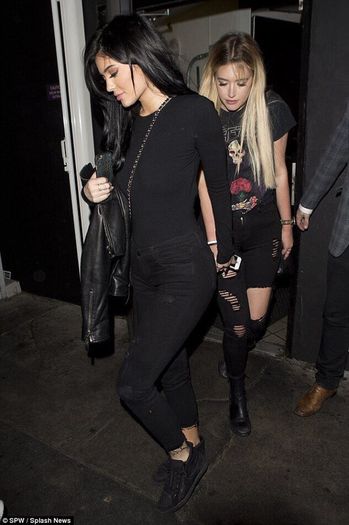 large (1)trt - kylie jenner