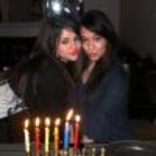 8xllml506331-01 - SELENA GOMEZ