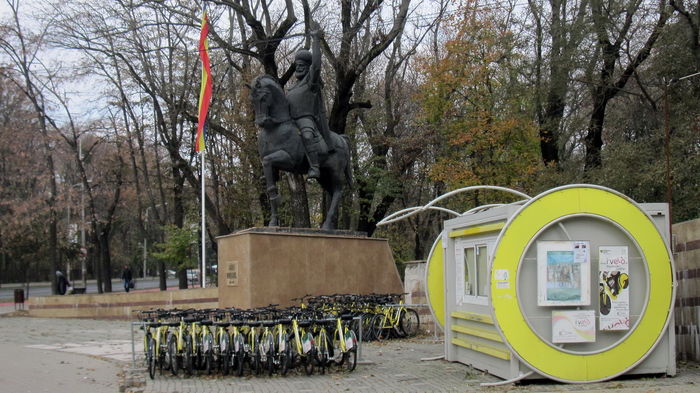 MIHAI VITEAZUL O FI FOST BICICLIST