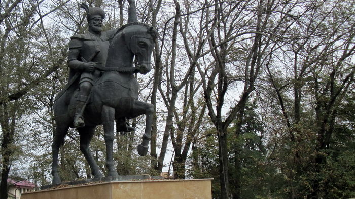MONUMENTUL LUI MIHAI VITEAZUL