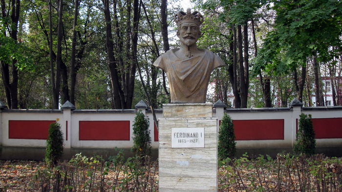 BUSTUL CELUI LOIAL SI INTREGITOR