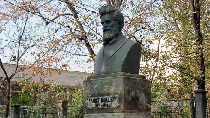 PARINTELE ADELEI