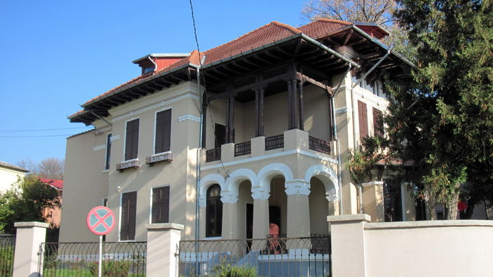 MUZEUL CIVILIZATIEI CUCUTENI