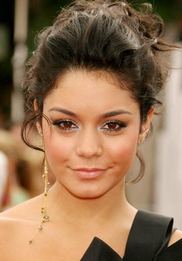  - VANESSA HUDGENS PREMIERE 5