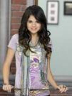 images[4] - Selena Gomez-club