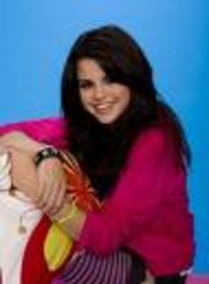 imagesCA1WL6X8 - Selena Gomez-club