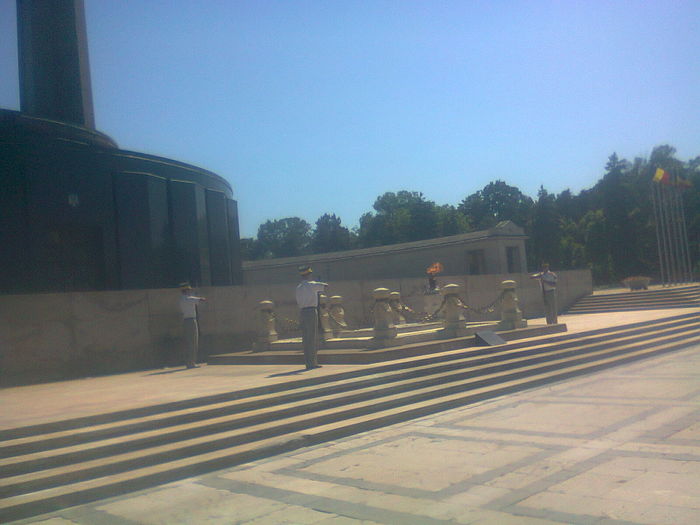 SCHIMBAREA GARZII; SCHIMBAREA GARZII DE ONOARE LA MORMANTUL EROULUI NECUNOSCUT
