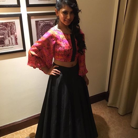 17 - Niti Taylor