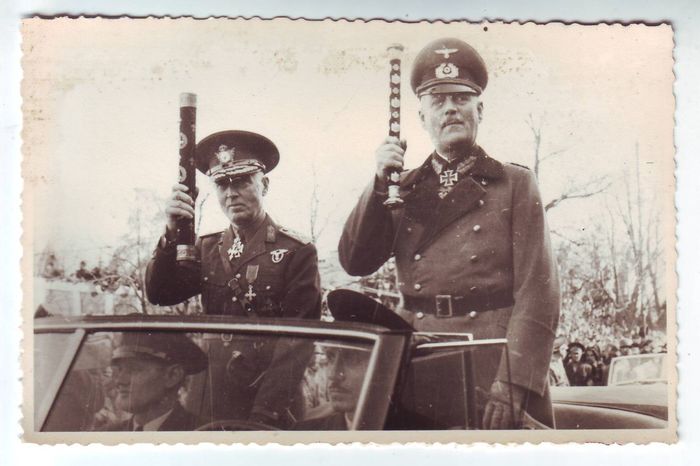 Maresalii Ion Antonescu si Wilhelm Keitel Bucuresti-1941 - MARESALUL EROU ION VICTOR ANTONESCU