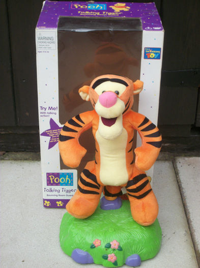 $_57.TIGGER BOUNCING TALKING MOTION ACTIVATED ROOM GUARD TESTED AND WORKING