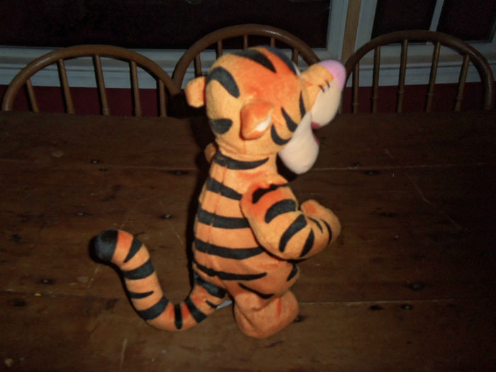 s-l1600.lWINNIE THE POOH 1998 BOUNCING TIGGER - DE CRACIUN 2015-2016