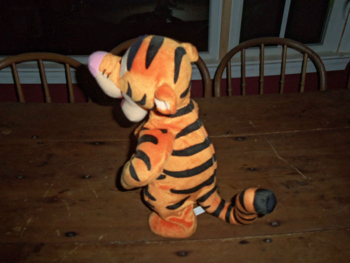 s-l1600.WINNIE THE POOH 1998 BOUNCING TIGGER - DE CRACIUN 2015-2016