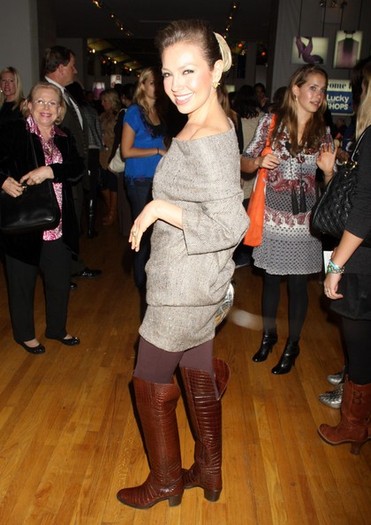 Lucky+Magazine+Hosts+5th+Annual+Lucky+Shops+8sAVYiD2Fv3l - Thalia