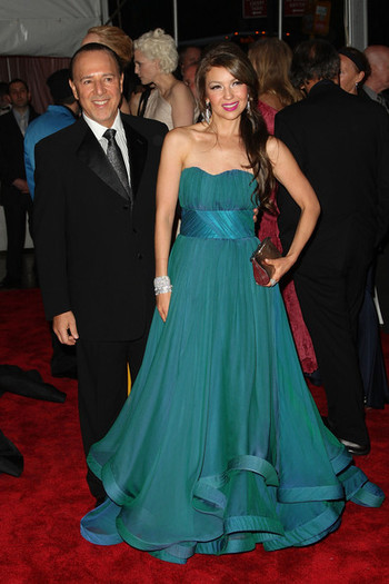 Model+Muse+Embodying+Fashion+Costume+Institute+H3UCHm3WTlll - Thalia