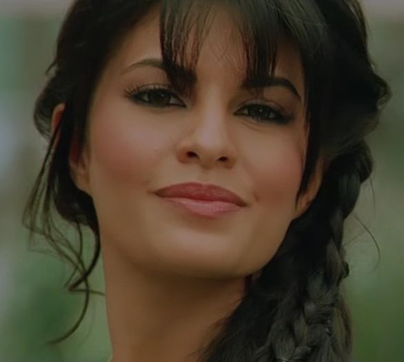 Oh ba da..Avem prajitura de visine , du-te cu Alberto la bucatarie sa te serveasca.