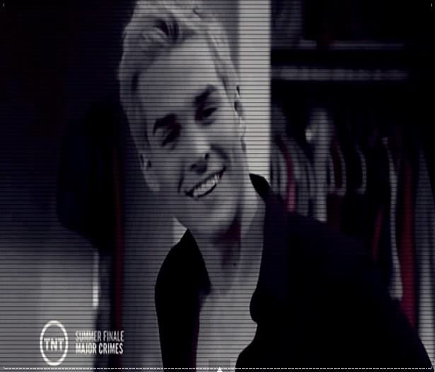 Ma duc sa platesc la casierie..