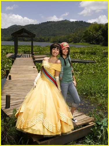 2 friends: princess rosalinda and carter - Princess Protection Program