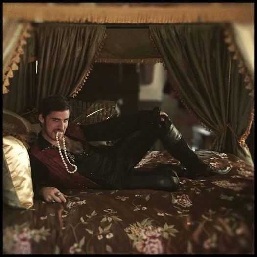 *se arunca in pat si se dez;braca*=)))