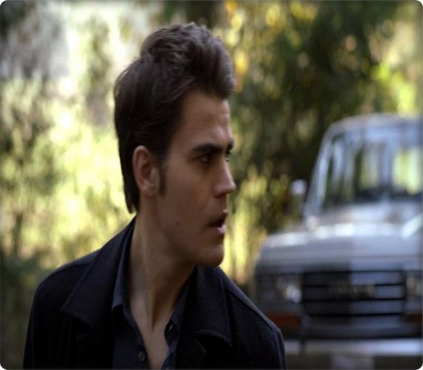 CL V-as fi dat.. Mai ales tie ca esti frumoasa.. Dar a mancat asta tot :((#felicity; Ce pnm Elena in ritmul asta o sa ajungi o batoza. ; *se joaca cu trenuletul pe care l-a primit de la.. Mosu =)) * te joci cu mn? *face ca trenu*#felicity
