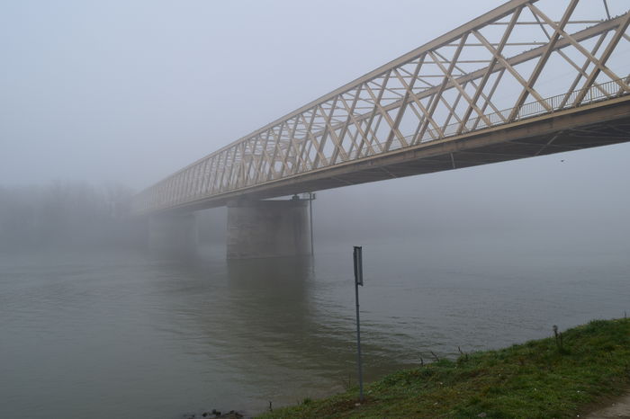 POD PESTE TISA - DE PRIN NATURA