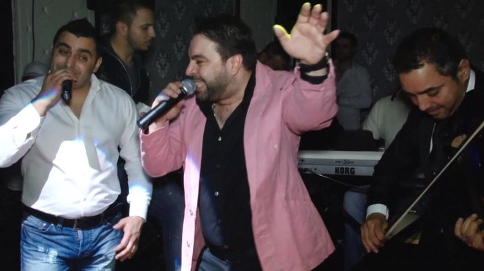 - LA MULTI ANI, DUBRU DUBRU DADA ȘI MULTI BAAAAANI. =)))))))))