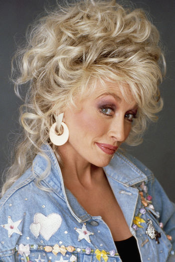 1,52 m: Dolly Parton - Afla ce vedete au aceeasi inaltime ca tine