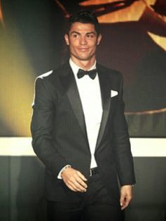 Ho ma nebu;nule ca n-am trb cu ea.. M-a sunat sa ma anunte ca il elibereaza pe Derek