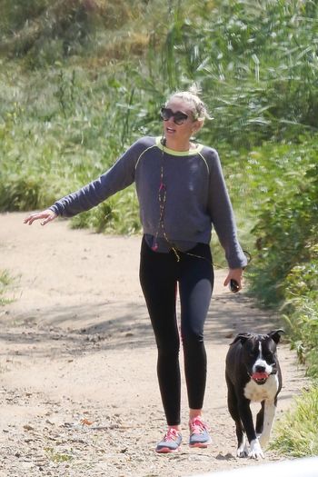 miley-cyrus-out-hiking-in-hollywood-hills-hd-wallpapers-5