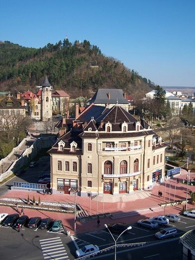 TEATRUL  TINERETULUI - PIATRA NEAMT ORASUL MEU SI INPREJURIMI