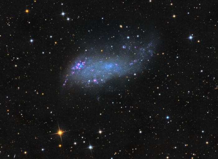 IC2574_LHaRGBLeshin900c - Colindand prin univers IV