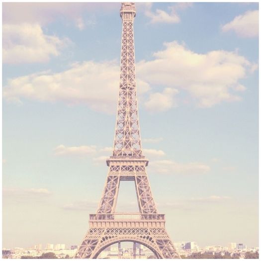 ↘ TheCharmingDiCaprio ↙ = > @Paris. ♥