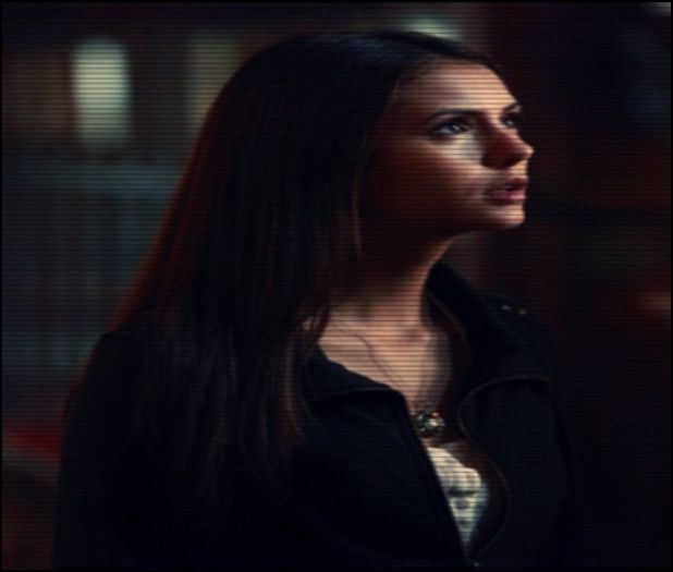 ☪. cum? :)) .. -.- .. (se îndepărtează câţiva paşi) Silas?