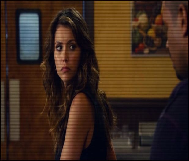 .. eu de ce mai stau aici? :( o.o .. (pleacă în cameră cu sticla :)) :3)