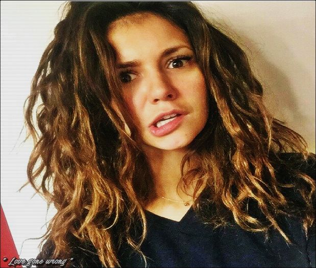 ✄ Sυяνινσя ♡ ҨƱƐƐИ ☠ ☔. aa , ok [#își ia o sticlă cu vodkă . care vrea ?