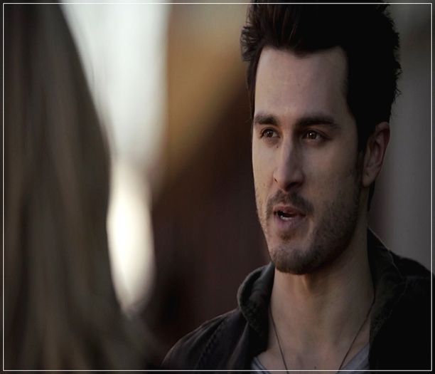 Felicitari, fratelo *il imbratiseaza*