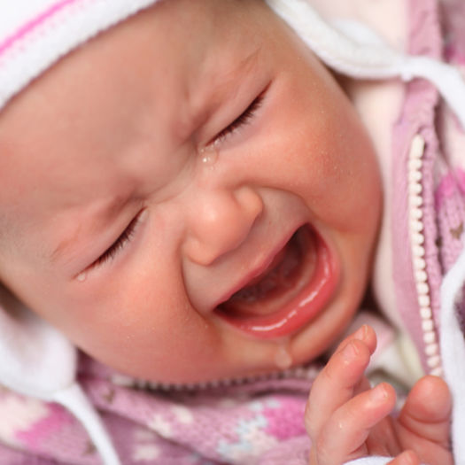 *plange cand il vede pe Ian*