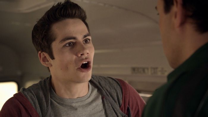 *se impinge*Bine ca nu mai e mama grasa ca iar ramanea impotmolita in usa - episodul 48