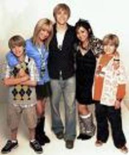 imagesCA6PRTFQ - Zack si Cody ce viata minunata