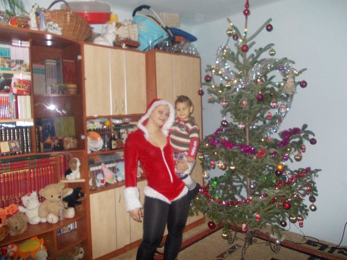; cu mama langa bradut
