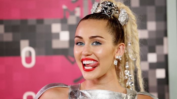 miley cyrus 12 alegere încheiată