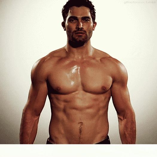 　　∞ Tyler Hoechlin ∞ @husband2 - this is literally perfection - xoxo