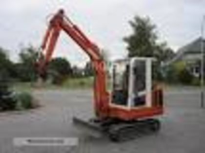 images (2) - INCHIRIERI EXCAVATOARE SI BASCULE SIBIU TEL 0725102050