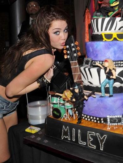miley-cyrus-17th-birthday-picture-2 - Happy Birthday Miley