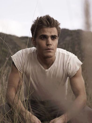 12540980_433290413531644_1481982353407613722_n - Paul Wesley