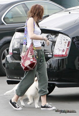 normal_011 - miley Arriving at a Studio in Hollywood